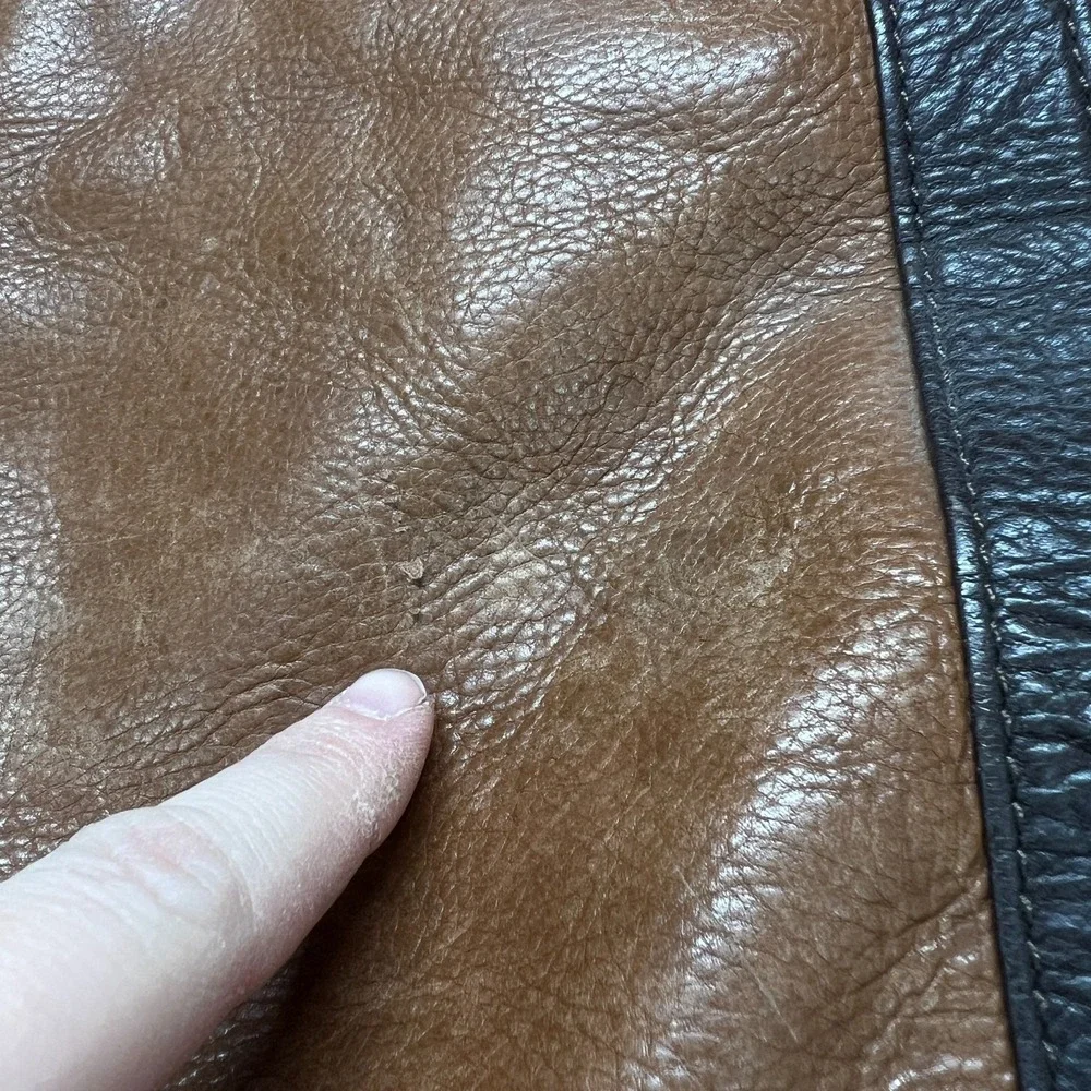 Stone Mountain‎ Leather Tote Bag Women's Brown Black Studded Detail Zip Pockets